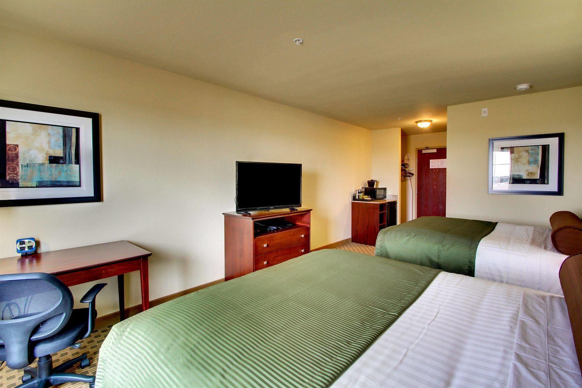 Stanton Inn And Suites Bagian luar foto